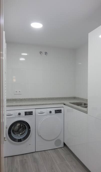 Sakura Homes Ponferrada Centro 8 Plazas Bagian luar foto